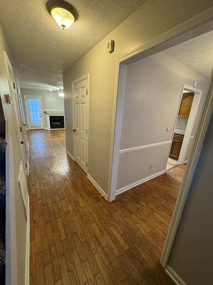 5818 Woodgate Cir - Photo 5 of 12