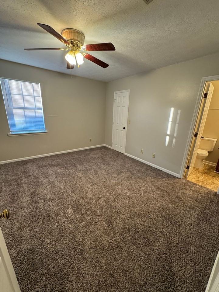 5818 Woodgate Cir - Photo 7 of 12