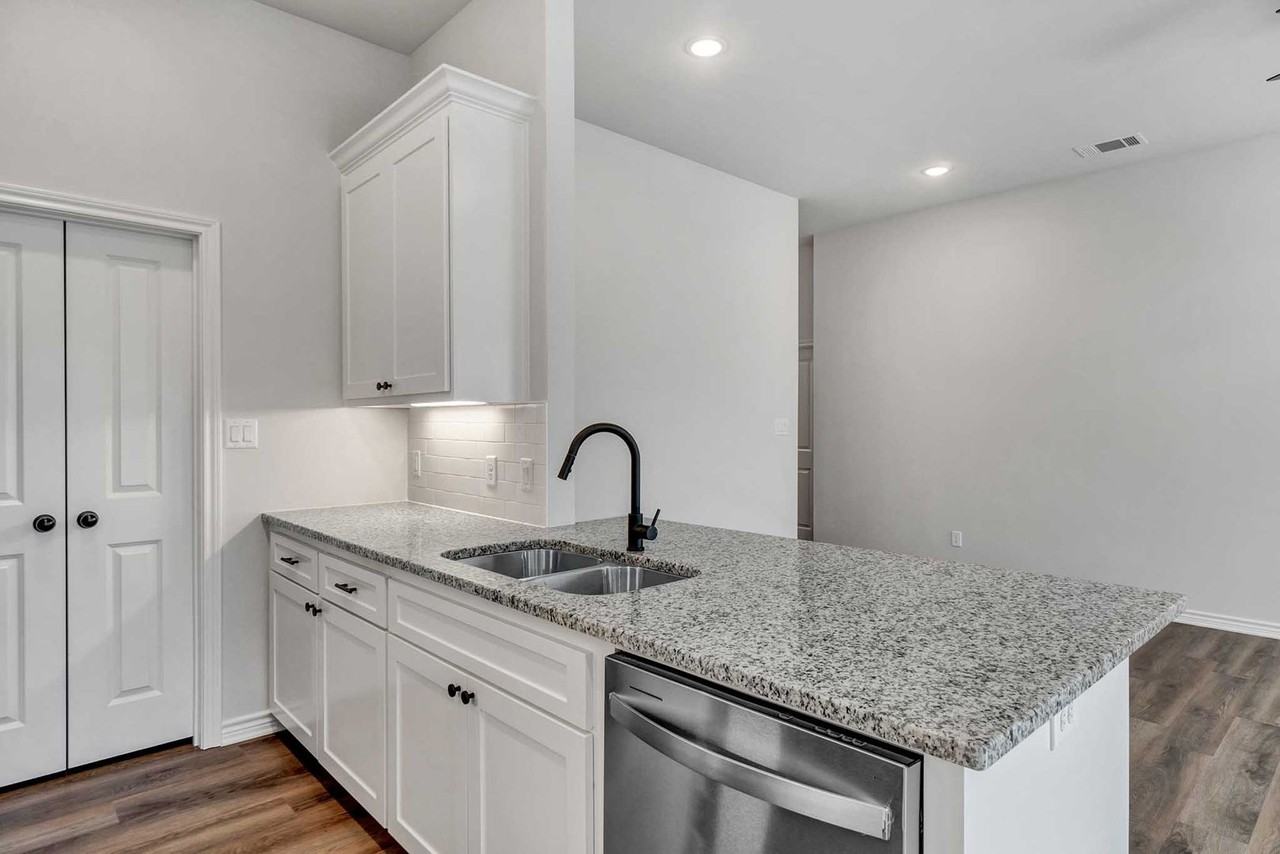2307 Flint River Rd #102 - Photo 5 of 14