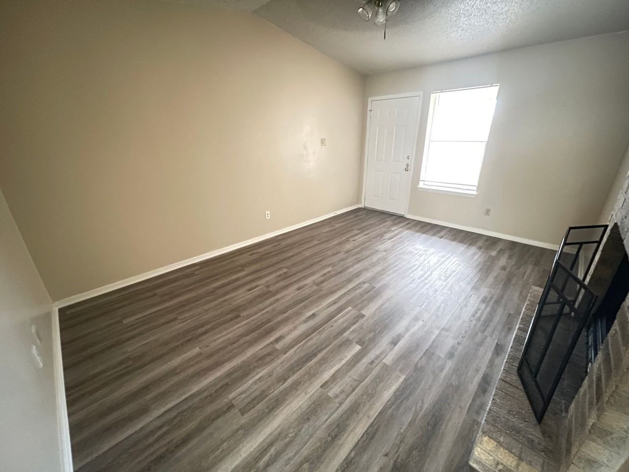 2109 Lago Trail - Photo 2 of 18