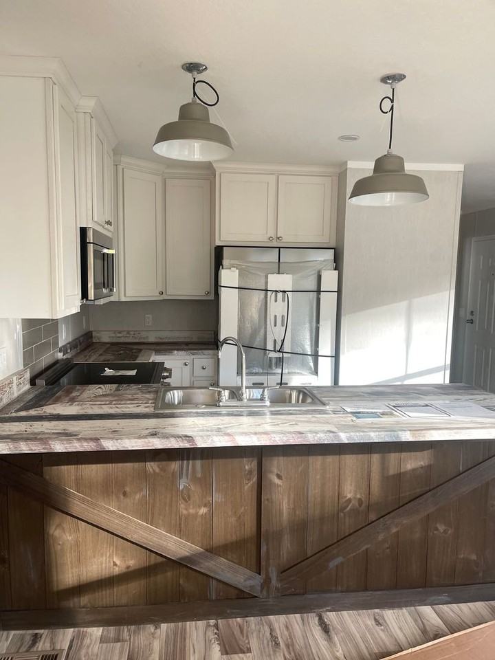 602 Anderson Dr - Photo 2 of 10