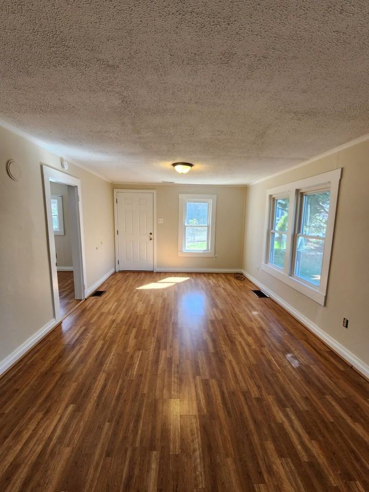 115 5th St - Photo 3 of 17