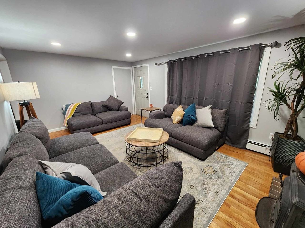 219 Halidon Rd - Photo 2 of 19