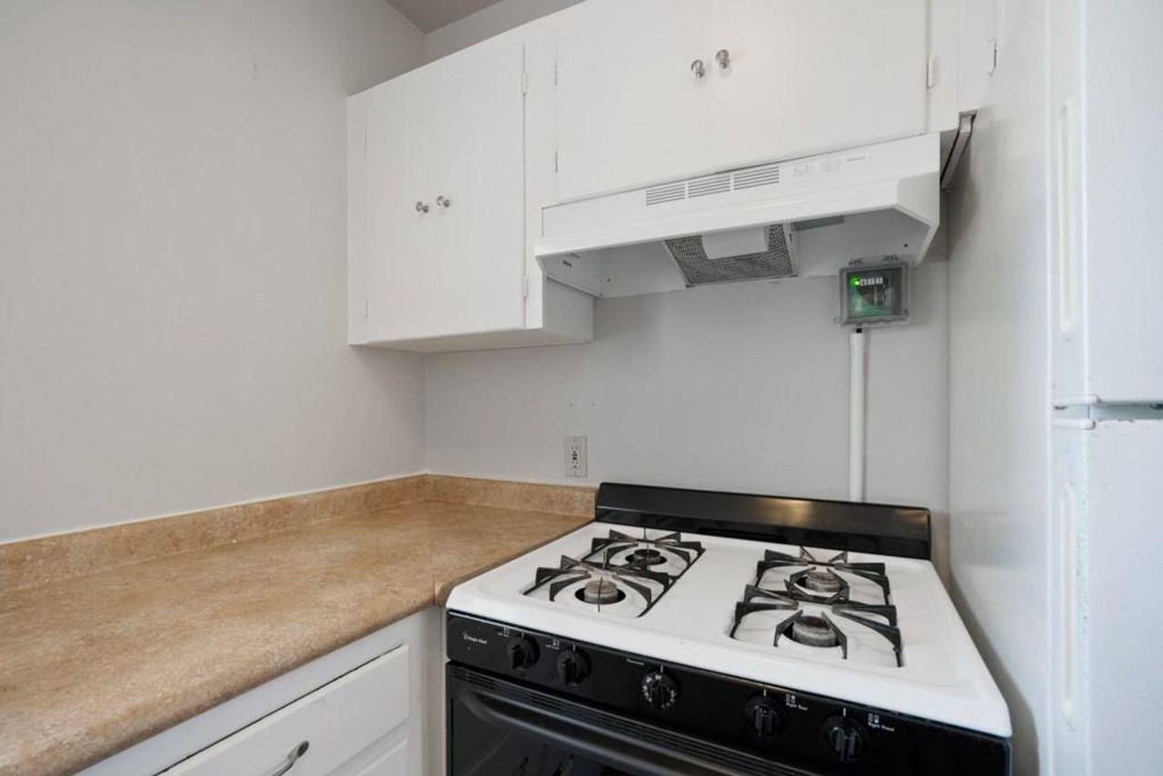 1311 Exposition Blvd #8 - Photo 4 of 10