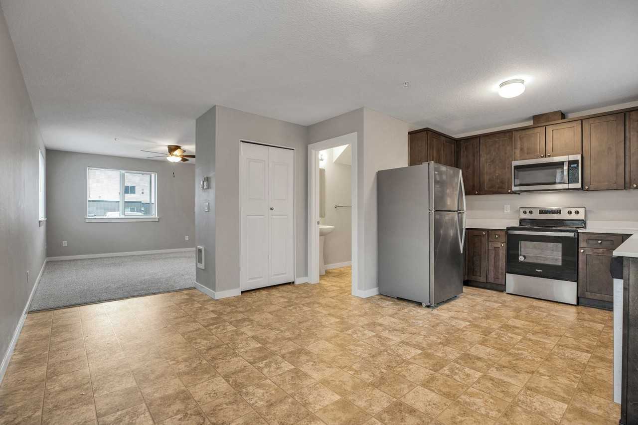 #411 PLYMOUTH APARTMENTS - Photo 3 of 39