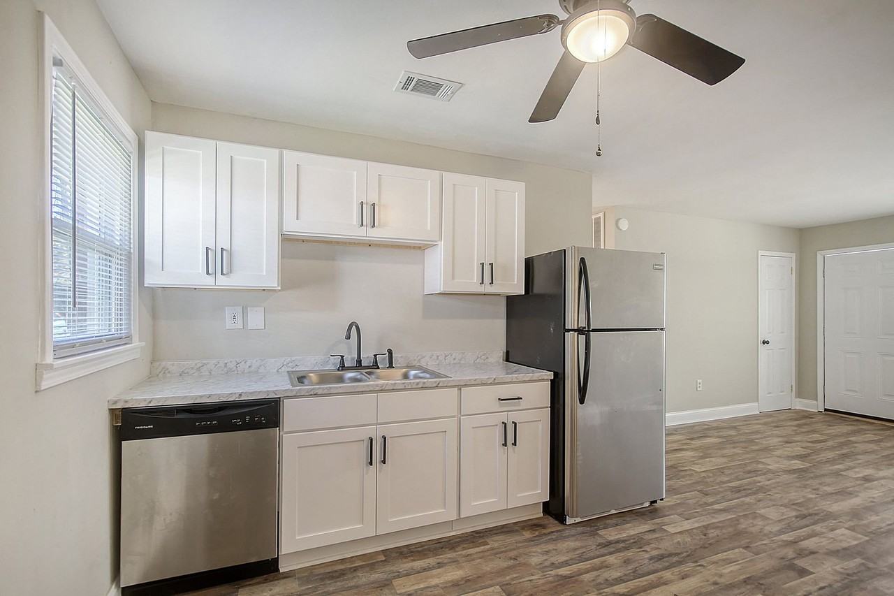 1552 Orange Grove West Ashley - Photo 5 of 19