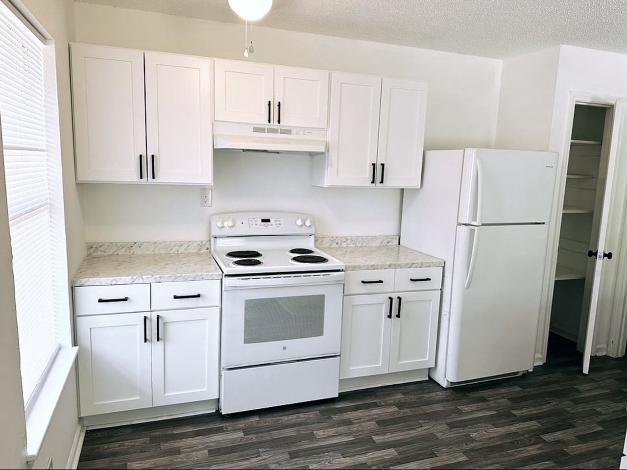 Dobson Place 5640 - Photo 3 of 18