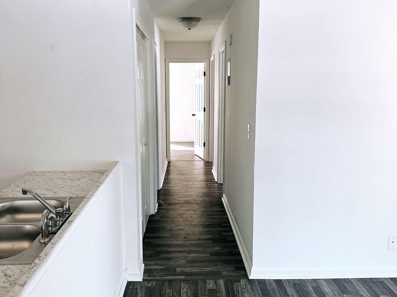 Dobson Place 5640 - Photo 5 of 18