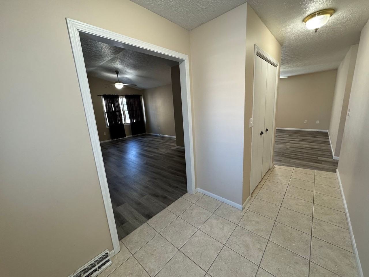 1220 Christopher Ln - Photo 3 of 25