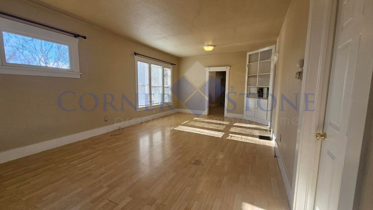 2625 N Christine St - Photo 3 of 17