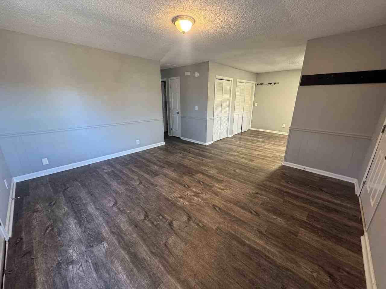 4 W 1st St - Photo 4 of 9