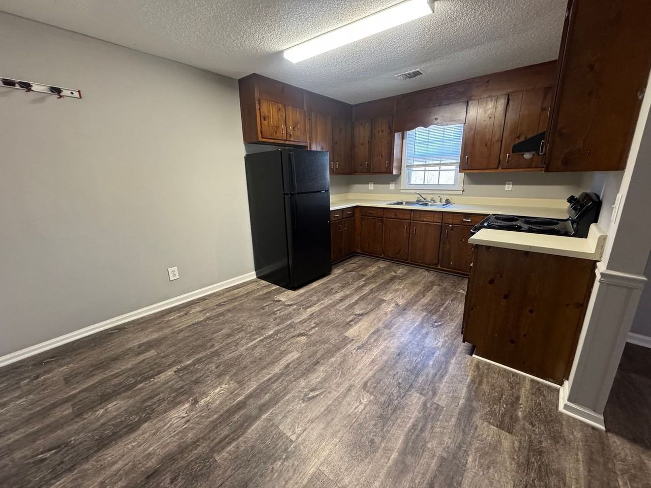 4 W 1st St - Photo 5 of 9