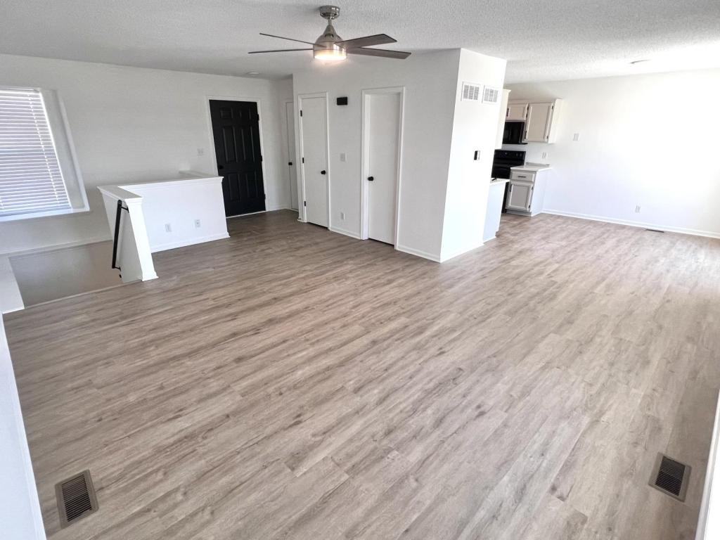 506 N Grove St - Photo 3 of 28