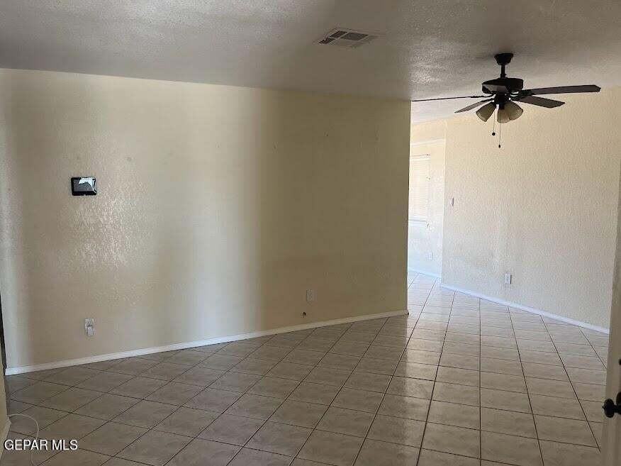 11977 Castle Woods Dr - Photo 3 of 23