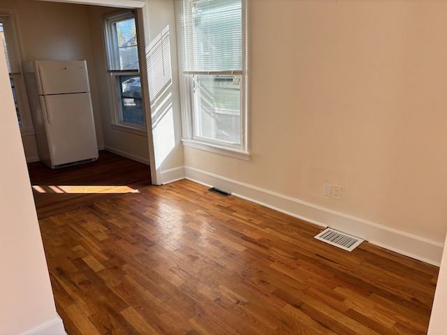 784 Howard Ave - Photo 3 of 11