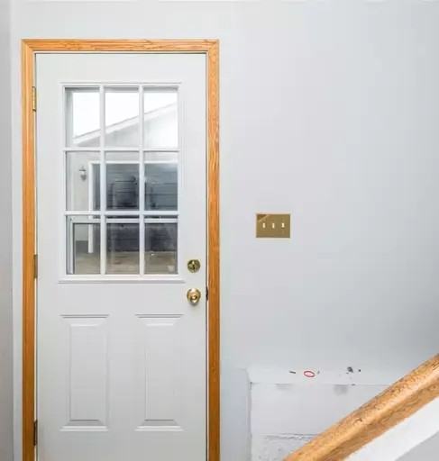 10411 35 Ave Nw - Photo 2 of 12