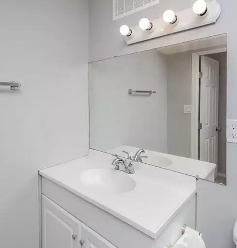 10411 35 Ave Nw - Photo 3 of 12