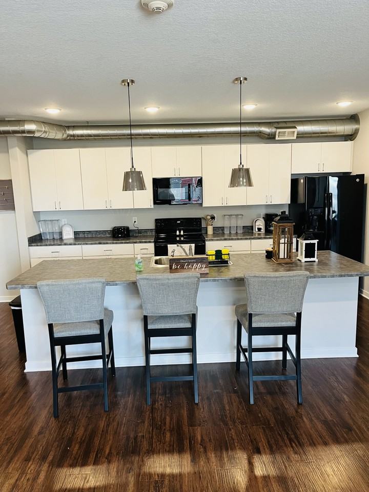 922 8th St #209 - Photo 7 of 13