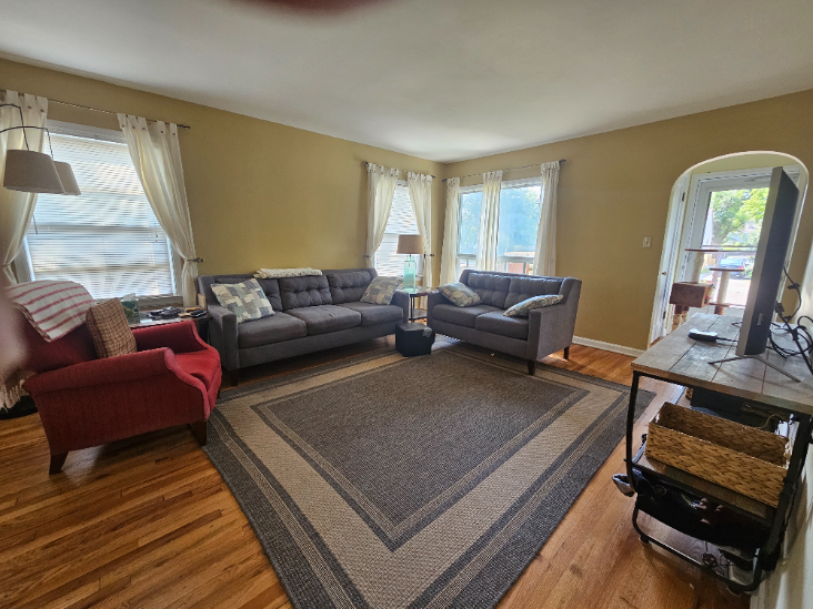 1112 E 23rd St - Photo 6 of 40