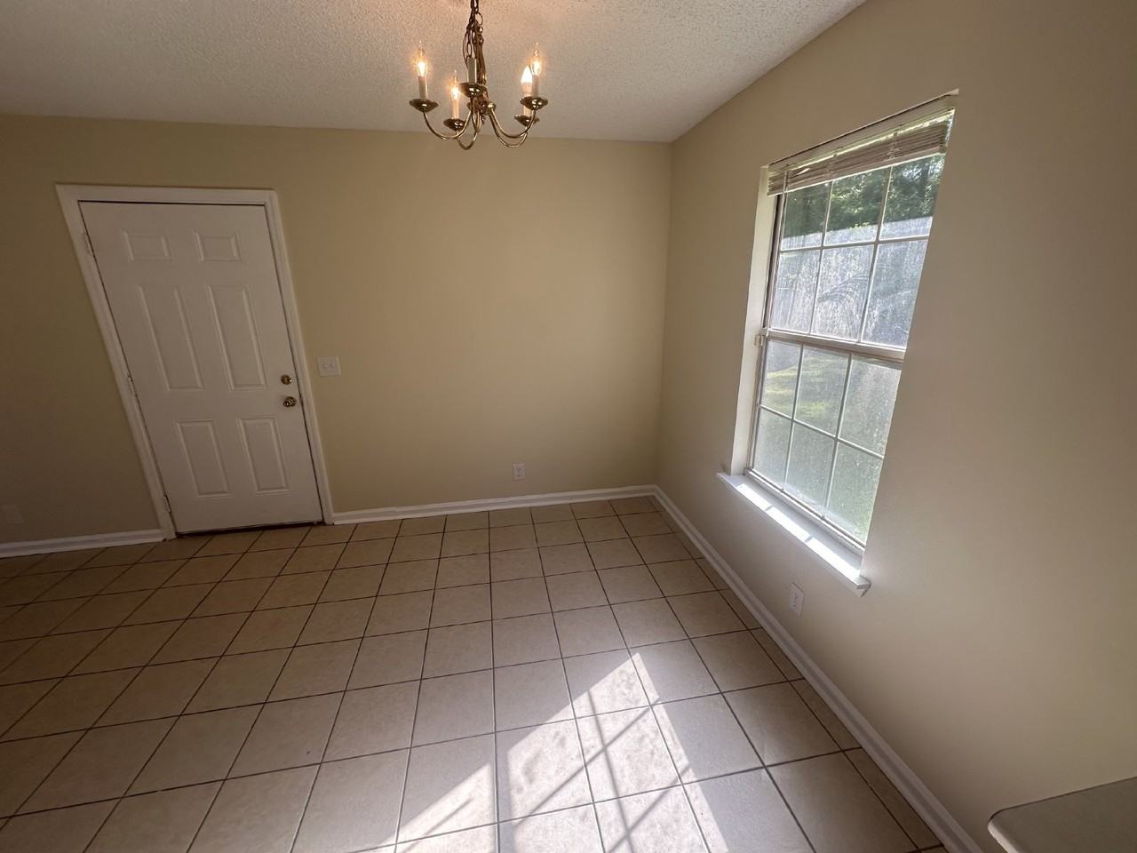 202 Scott Spencer St Ne - Photo 5 of 11