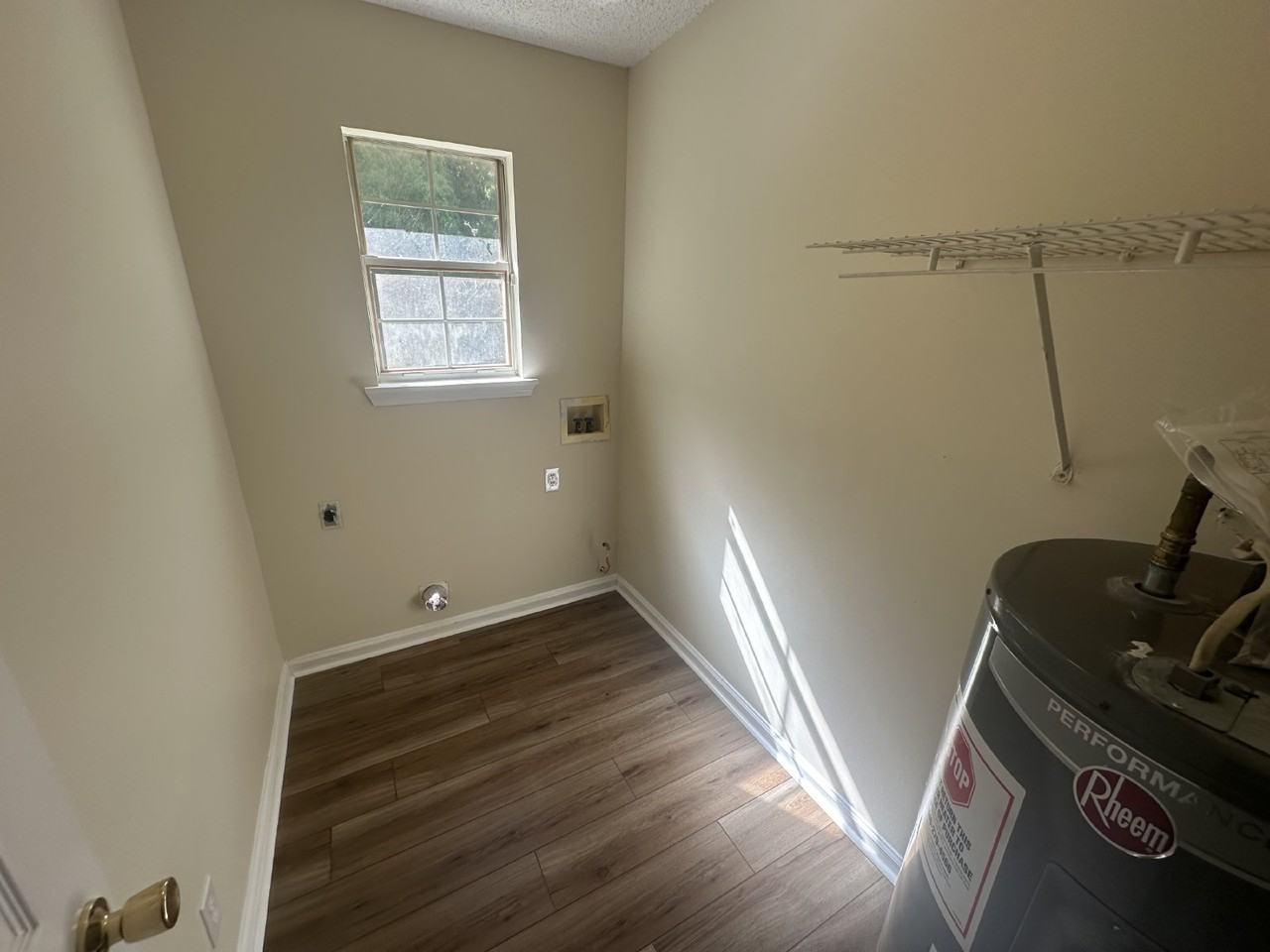 202 Scott Spencer St Ne - Photo 6 of 11