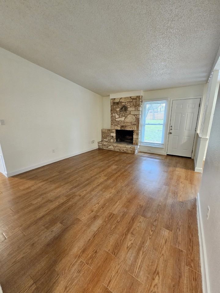 8005 Creekmere Ln - Photo 2 of 22
