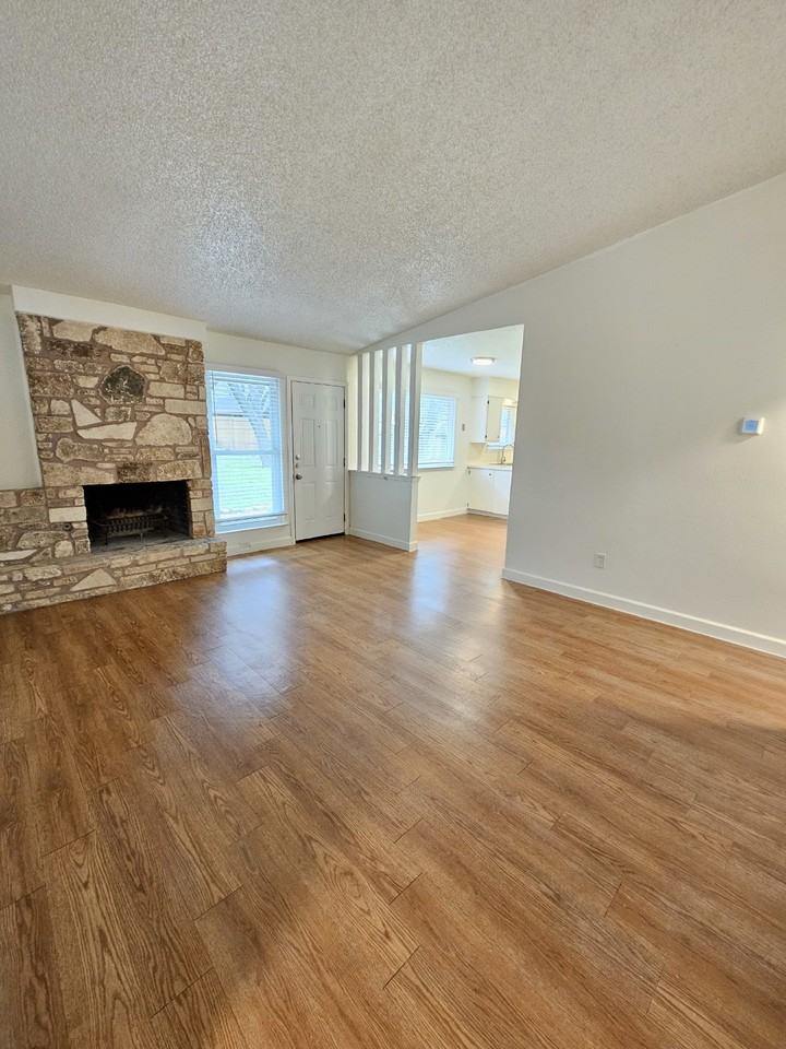 8005 Creekmere Ln - Photo 3 of 22
