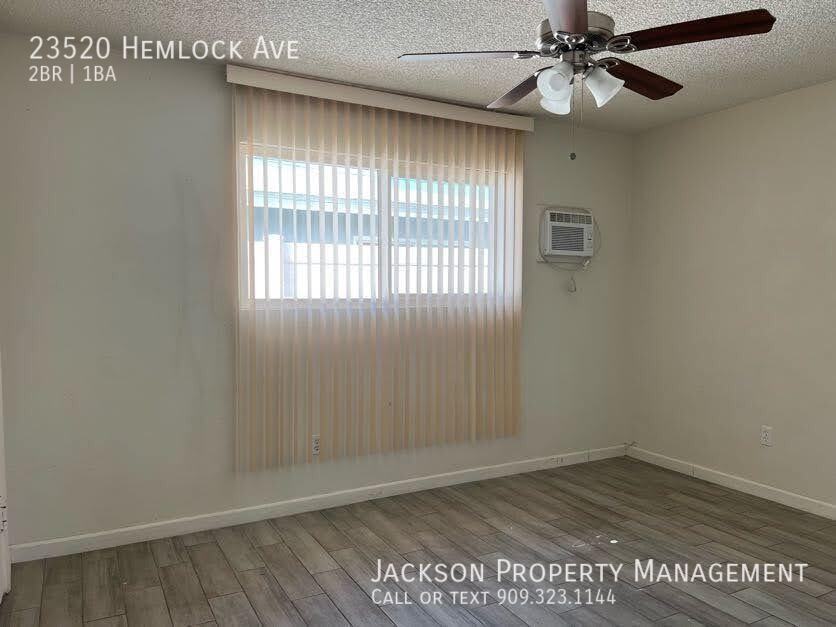 23520 Hemlock Ave - Photo 2 of 6