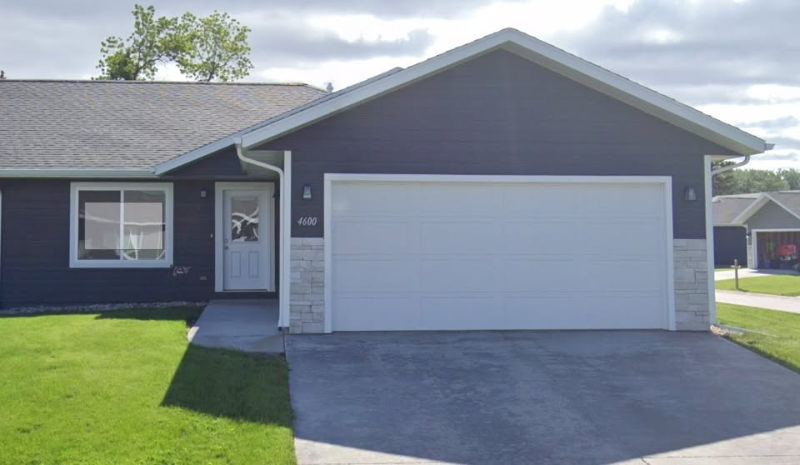 4600 W Graceland Ct - Photo 2 of 12