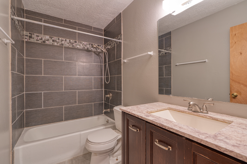 11912 Indian School Road Northeast #8 - Photo 5 of 17