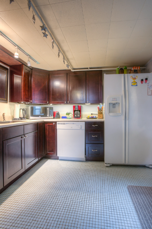 401 Lilac Ln #B - Photo 2 of 13