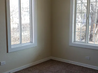 845 Perry St - Photo 3 of 11