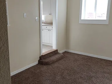 845 Perry St - Photo 6 of 11