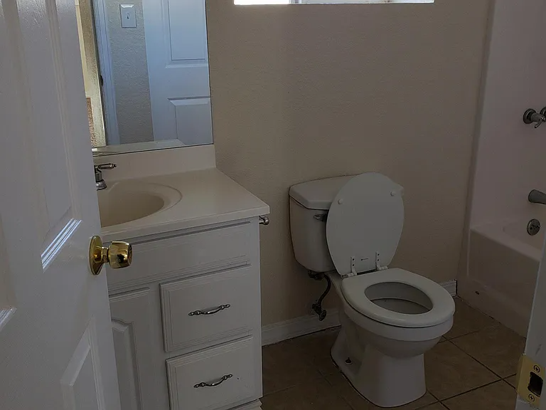 845 Perry St - Photo 7 of 11