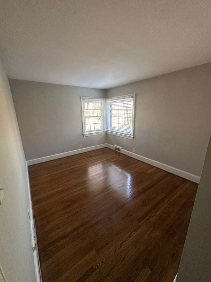 3331 Nottingham Rd - Photo 5 of 17