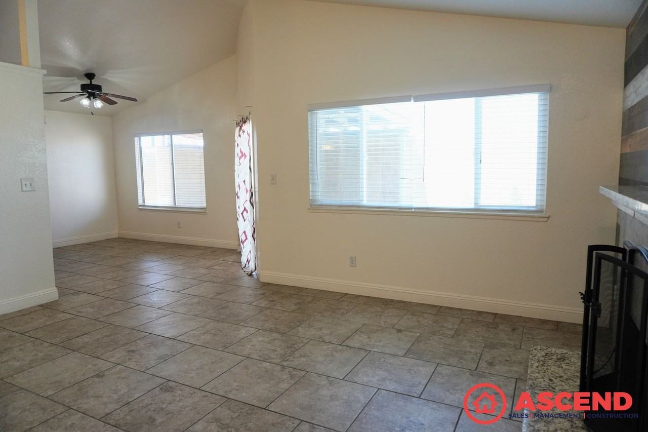 5405 Oneill Ct - Photo 2 of 10
