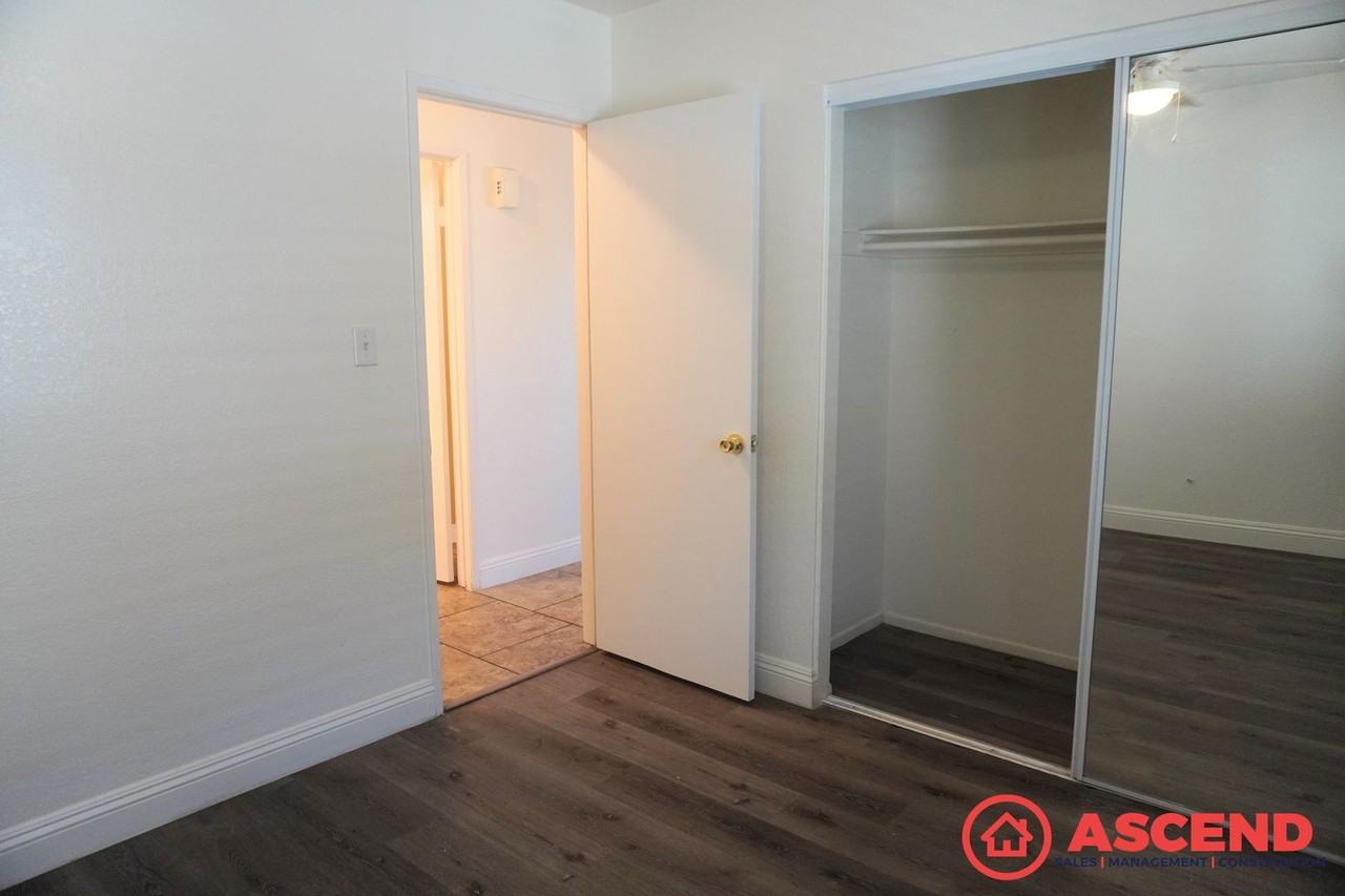 5405 Oneill Ct - Photo 5 of 10