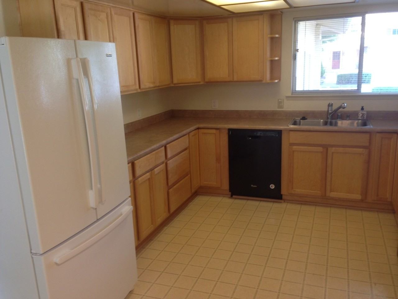 2557 Diericx Dr - Photo 2 of 7