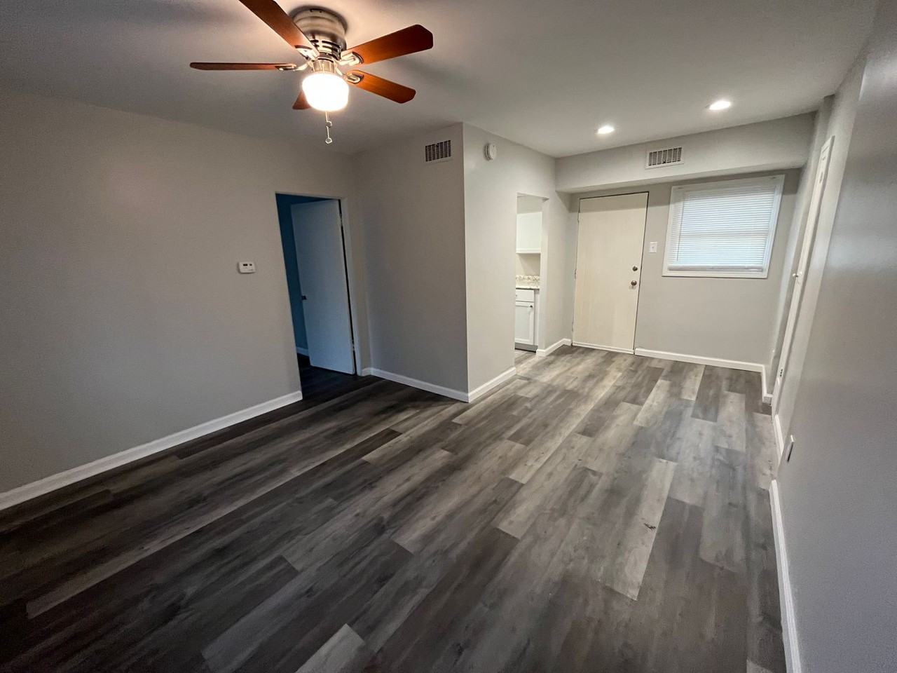 1408 Willard Ave - Photo 2 of 5