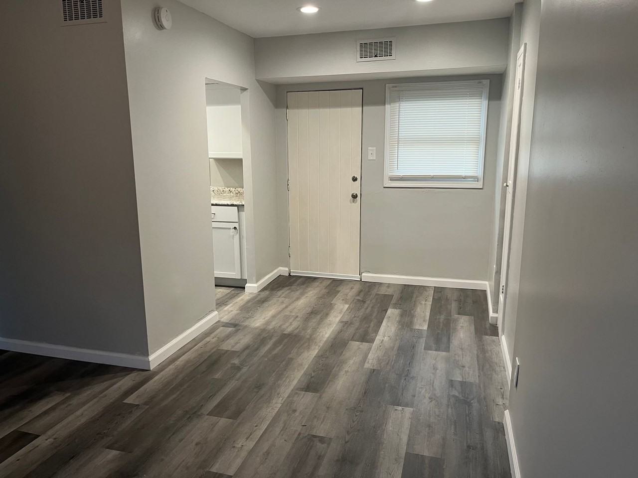 1408 Willard Ave - Photo 3 of 5