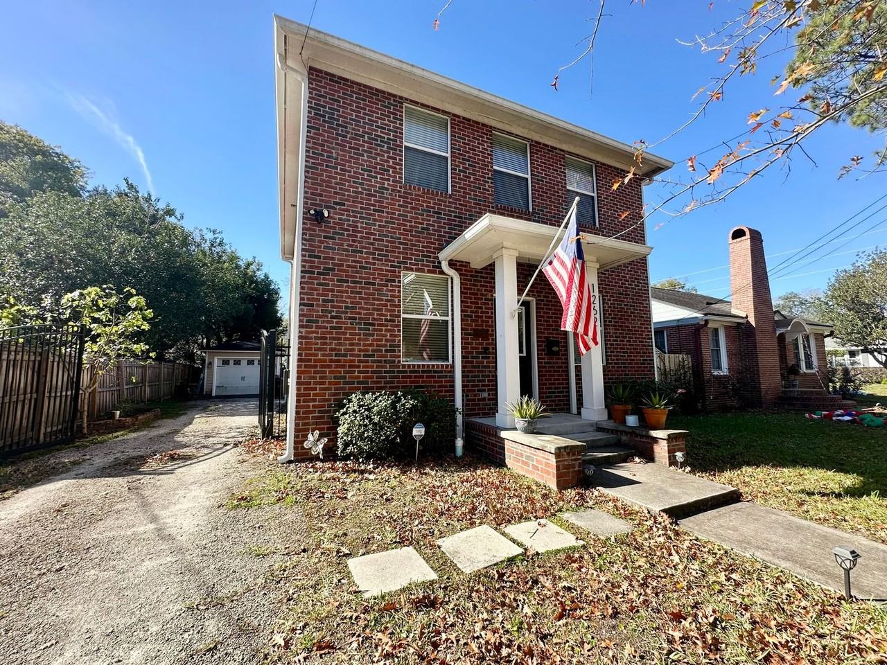 1262 Wolfe St - Photo 2 of 34