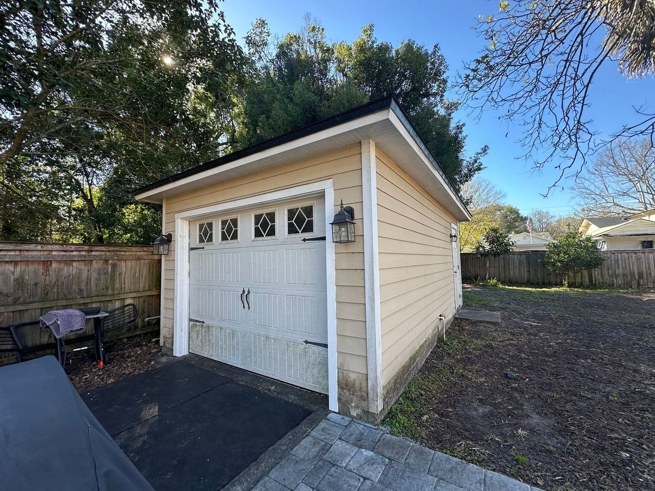 1262 Wolfe St - Photo 3 of 34