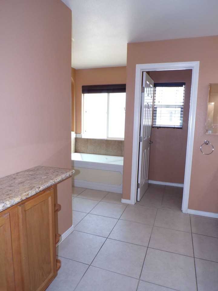 6539 Sherman Hoyt Ave - Photo 4 of 21