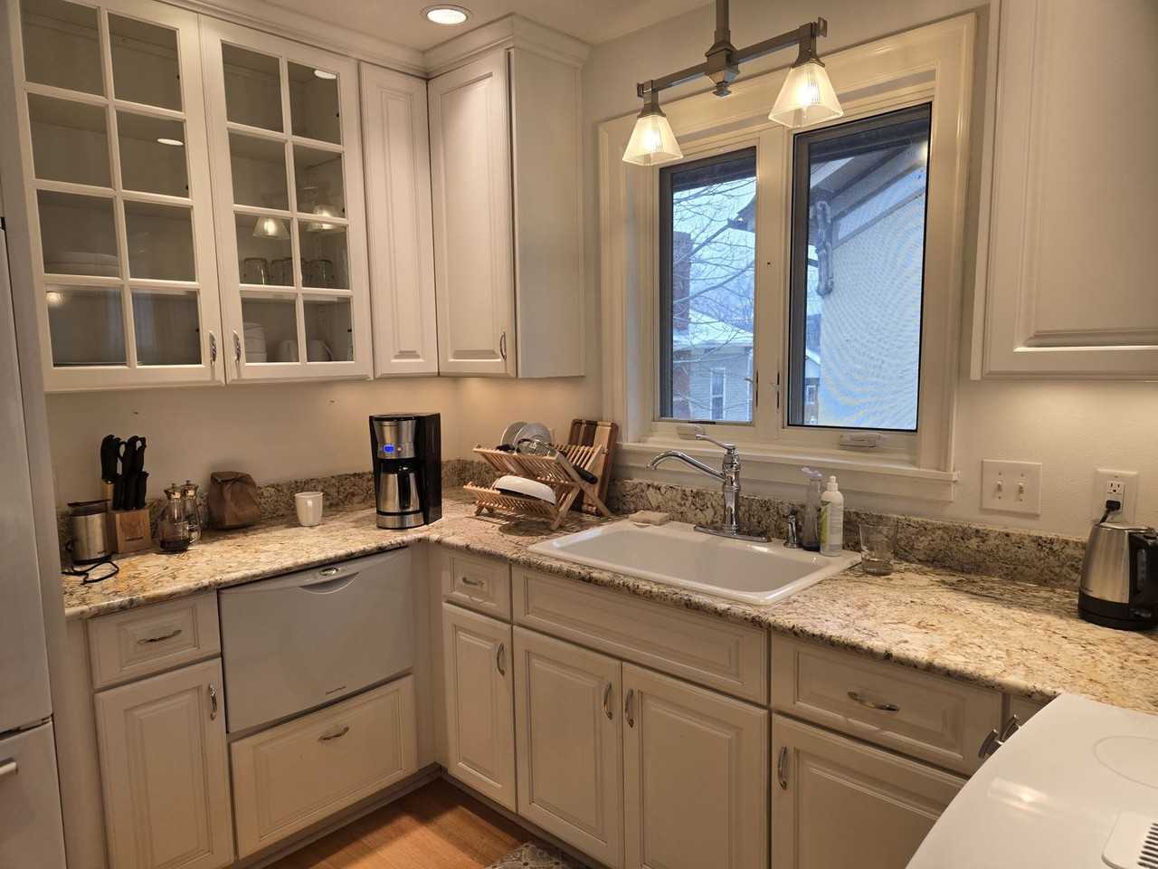 25 Langdon St - Photo 6 of 17