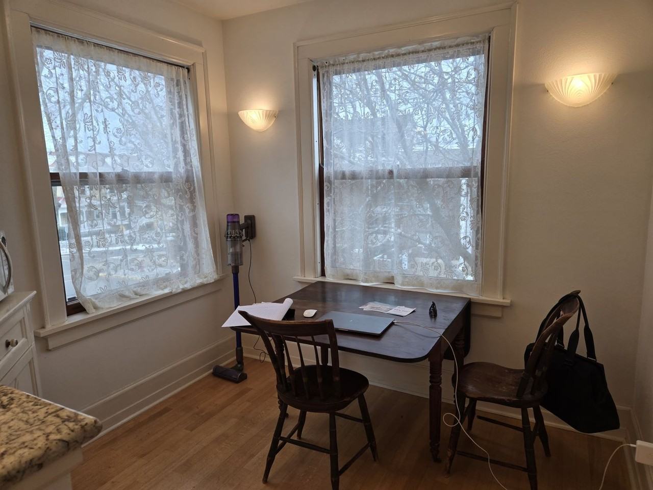 25 Langdon St - Photo 7 of 17