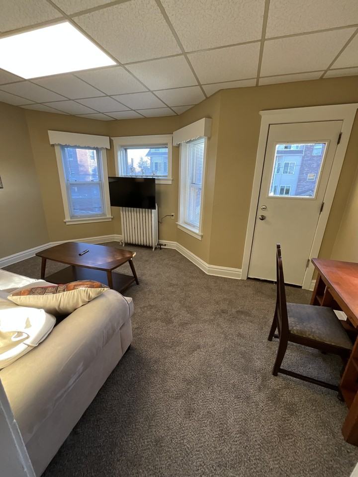 124 N 8th Ave E #A - Photo 3 of 14