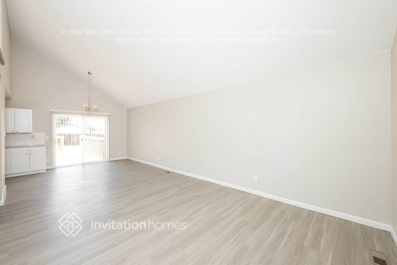 2821 S Argonne St - Photo 2 of 16