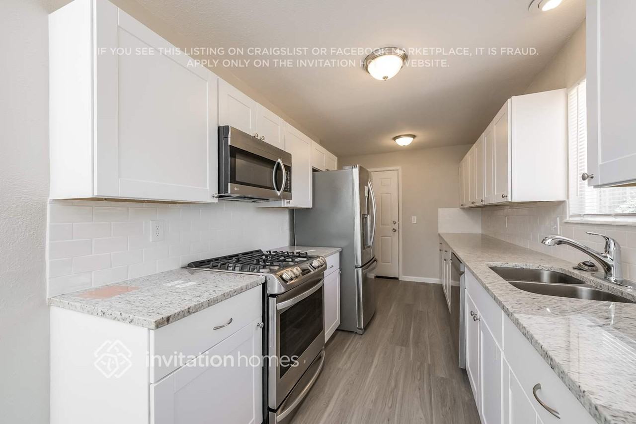 2821 S Argonne St - Photo 4 of 16