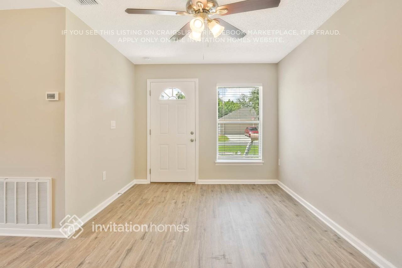 223 Churchill Ct - Photo 2 of 31