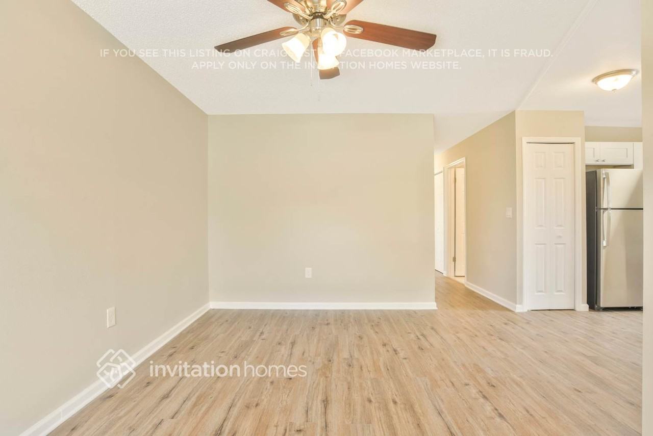 223 Churchill Ct - Photo 3 of 31